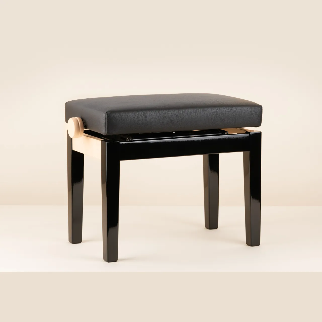 Glissando piano bench accented
